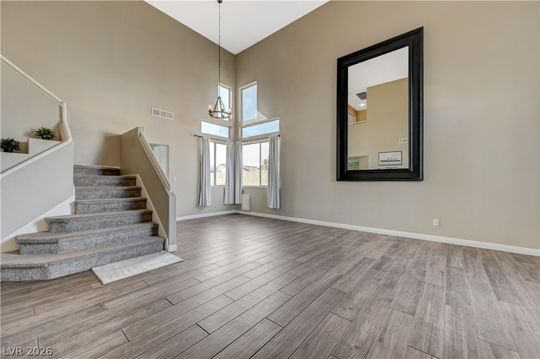 537 Viva Serenade Way