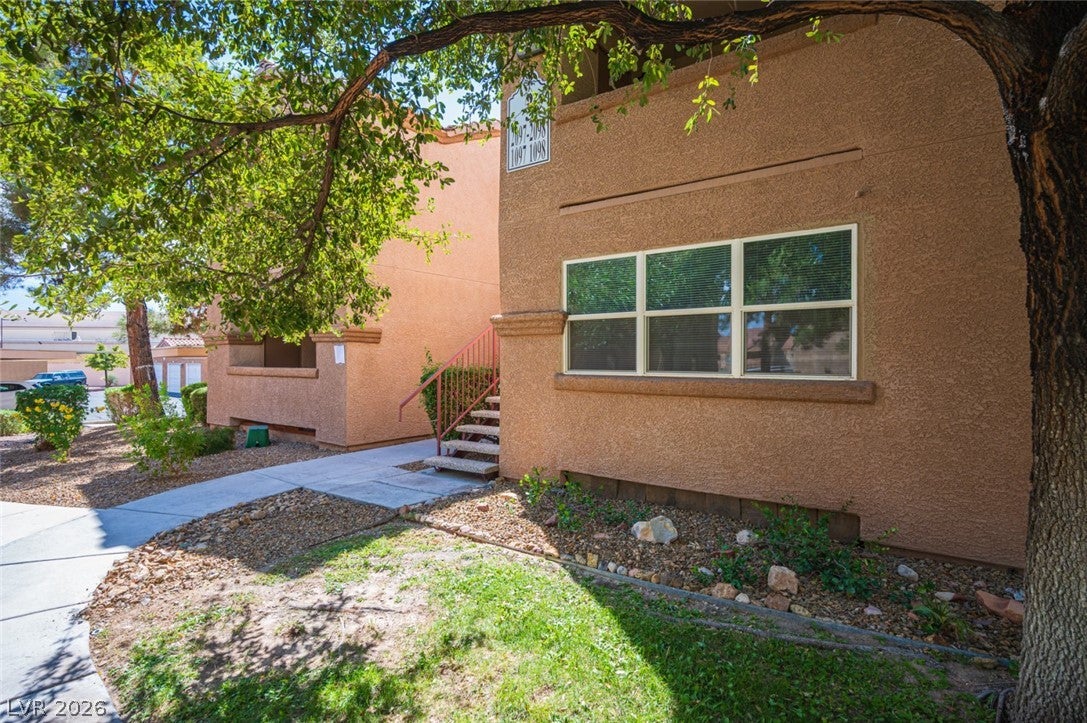 1150 N Buffalo Drive 1098