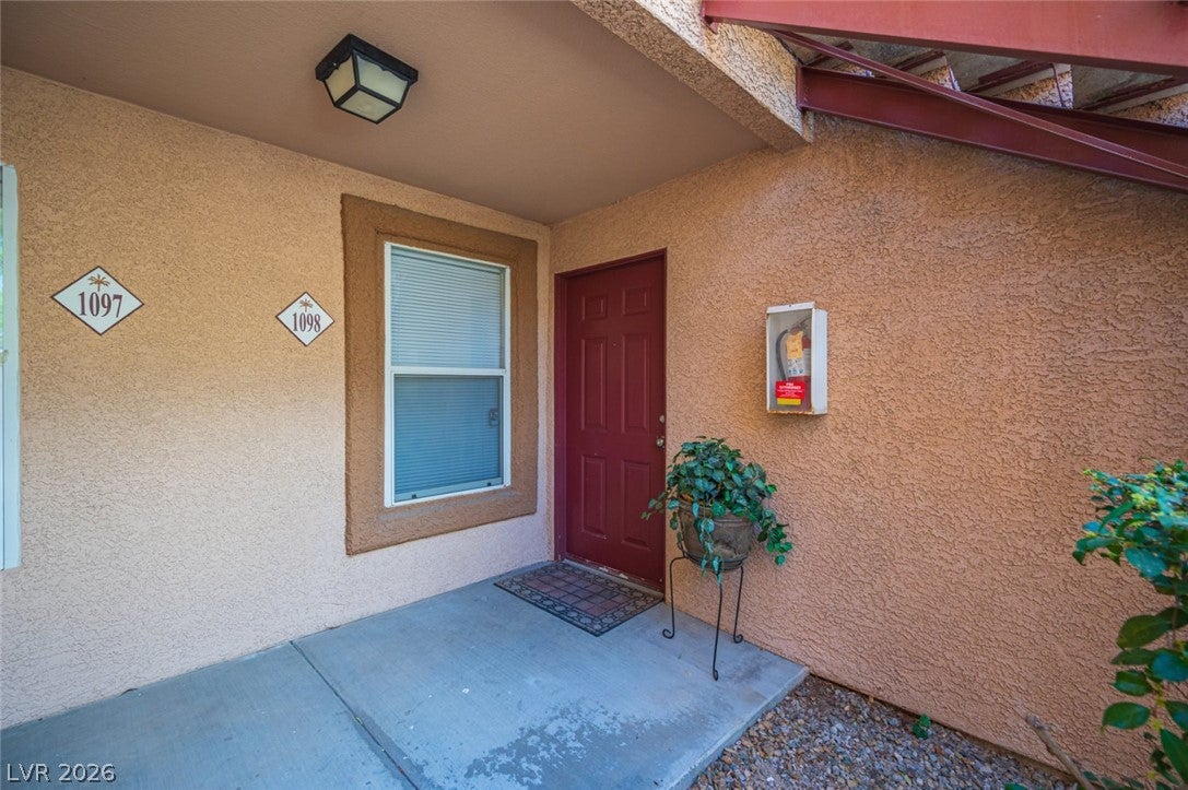 1150 N Buffalo Drive 1098