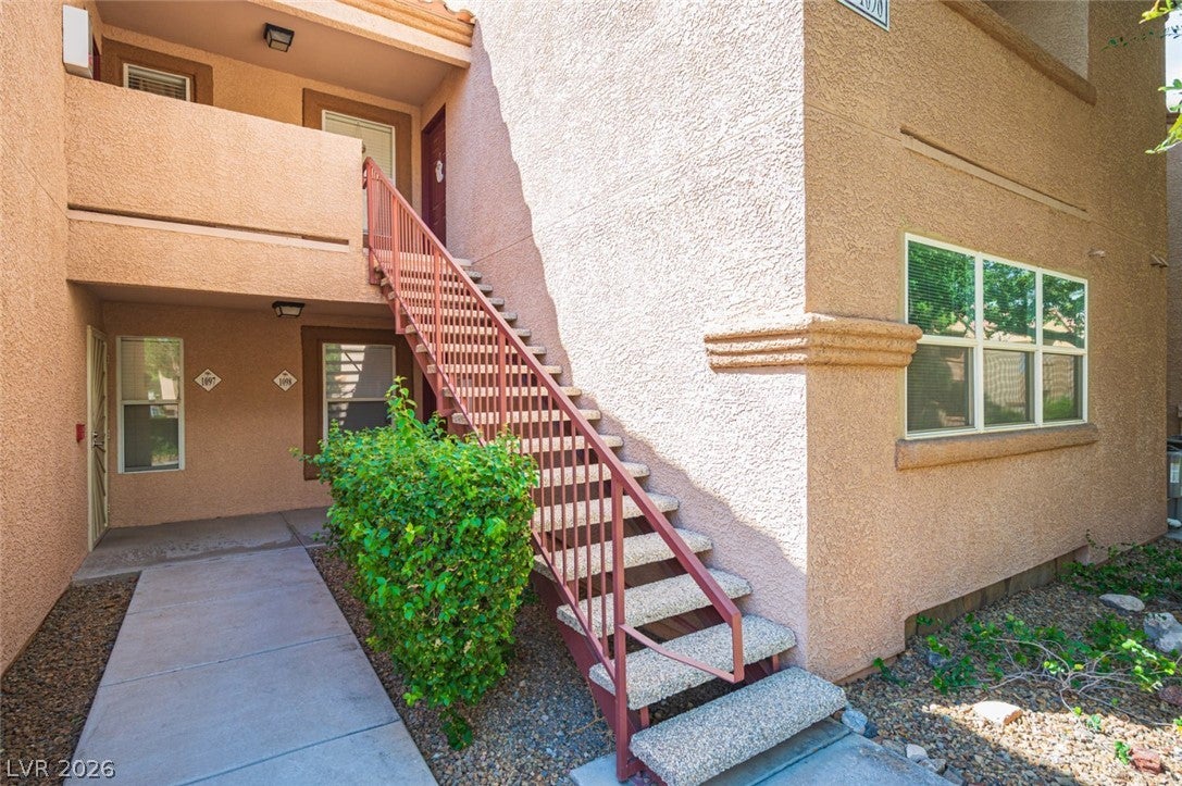 1150 N Buffalo Drive 1098
