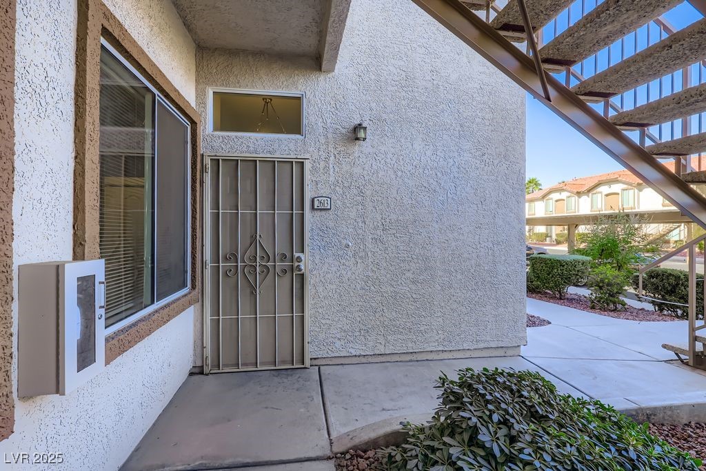 2305 W Horizon Ridge Parkway 2613