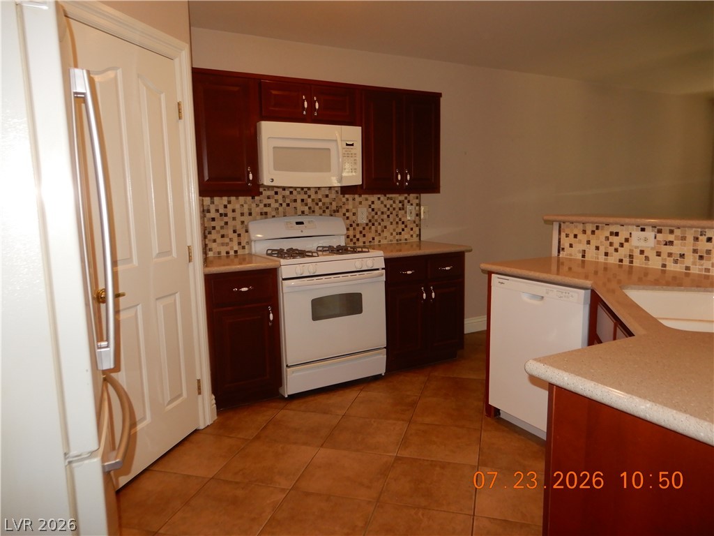 8905 Frasure Falls