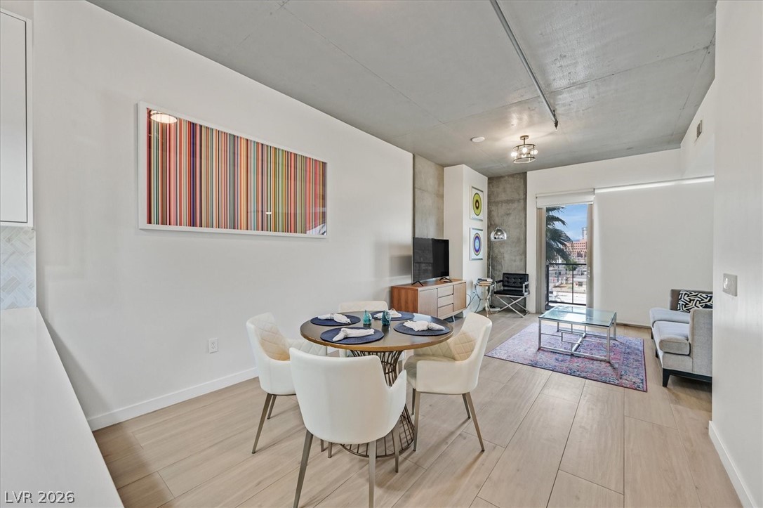 353 E Bonneville Avenue 433