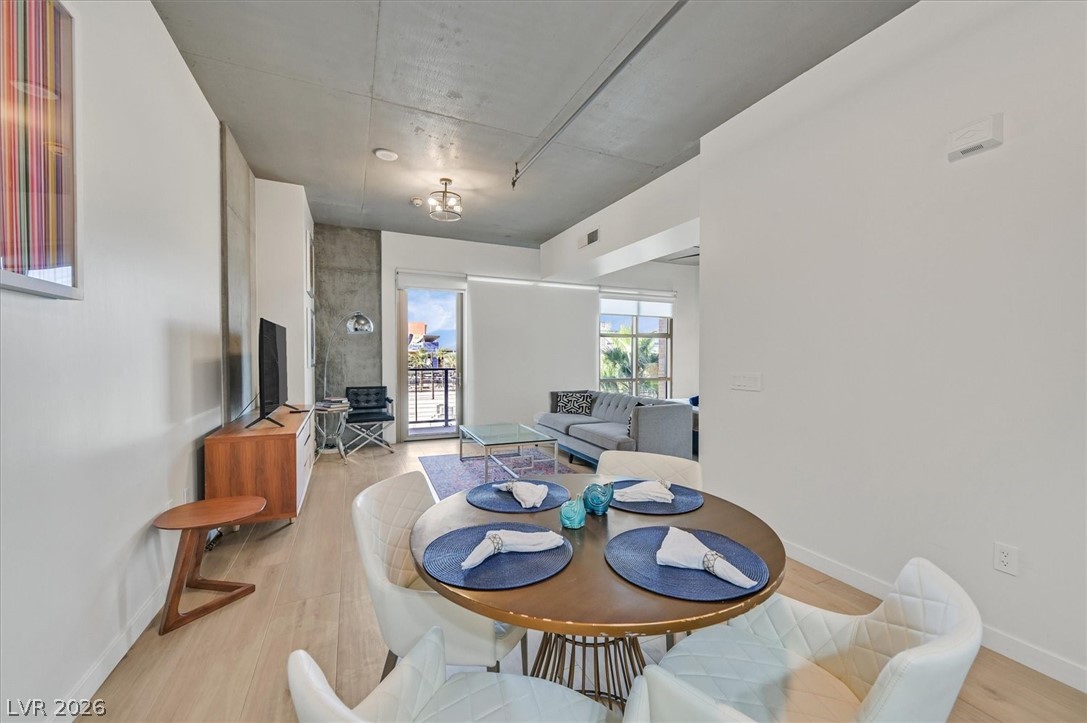 353 E Bonneville Avenue 433