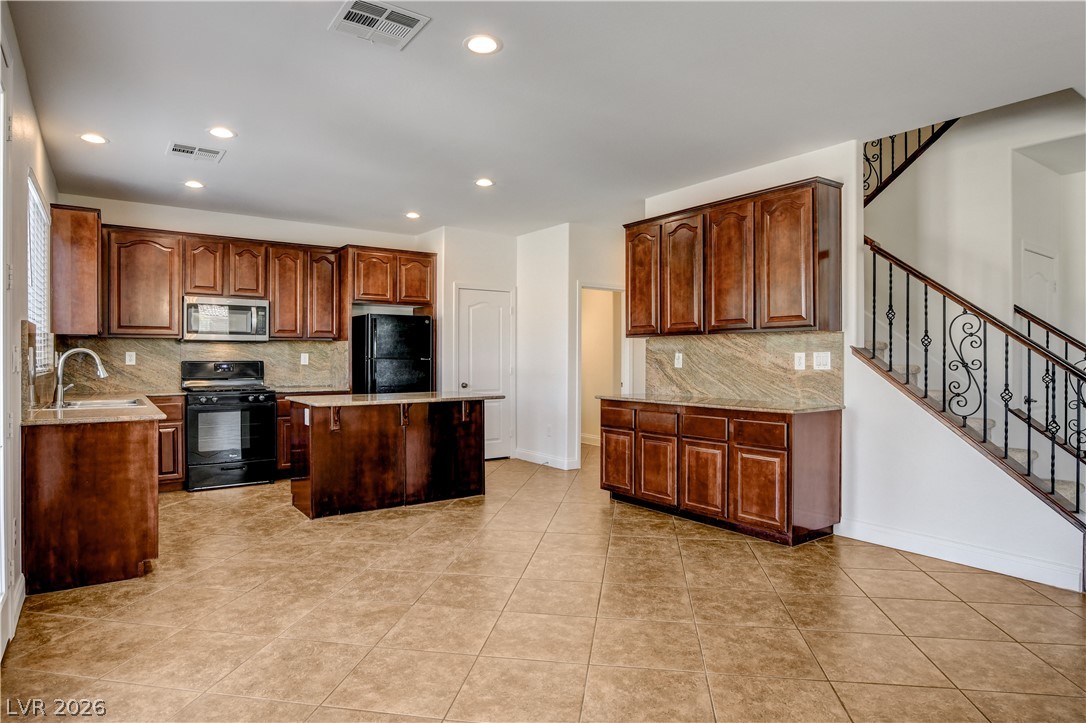 2208 Saddlebill Court