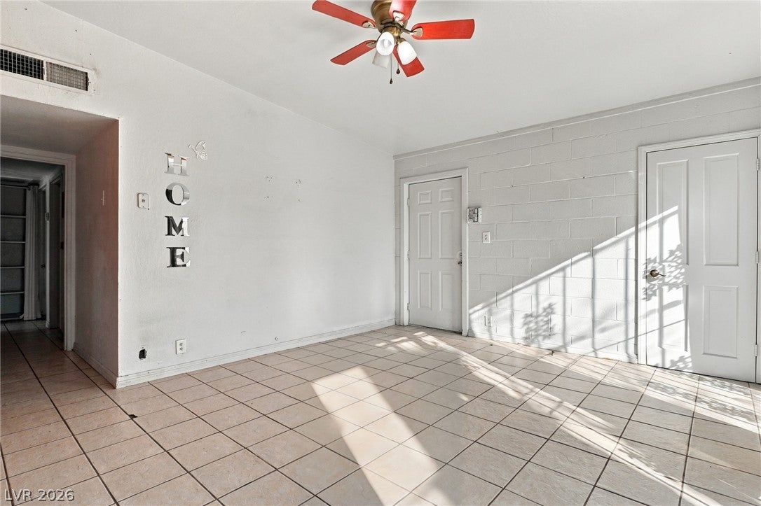2521 Perliter Avenue