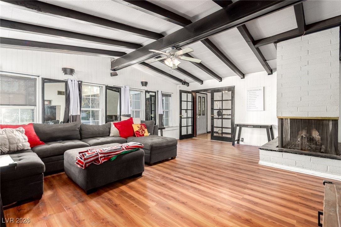 Properties 4 2112 Bonnie Brae Avenue