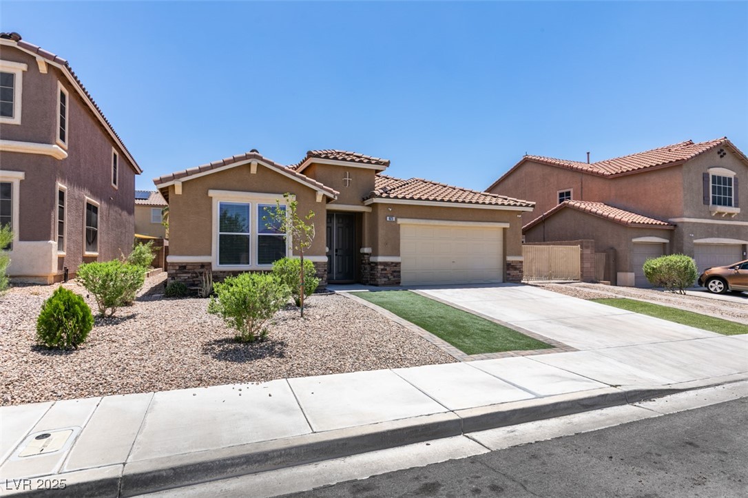 Properties 1 823 Wintersweet Road
