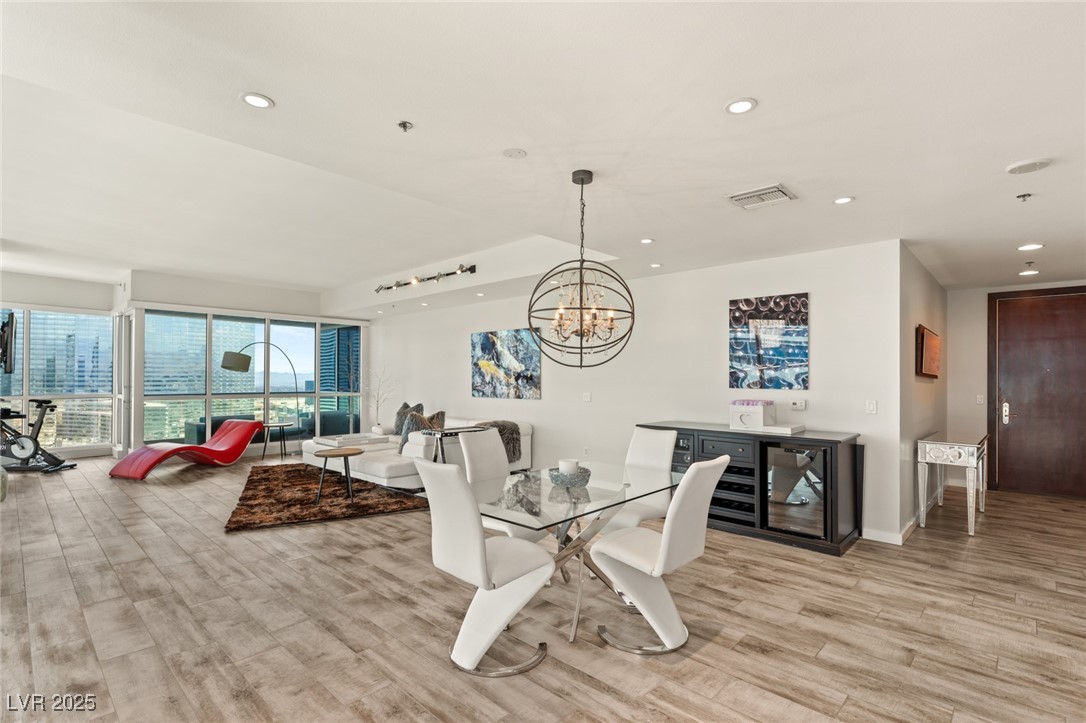 4525 Dean Martin Drive 2800