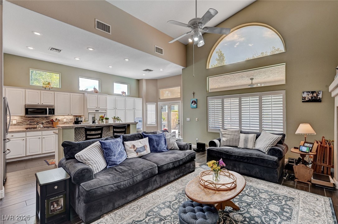 3055 Whispering Crest Drive, Henderson, Nevada image 15