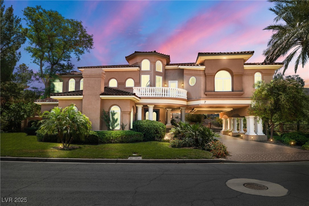 7 Rue Promenade Way