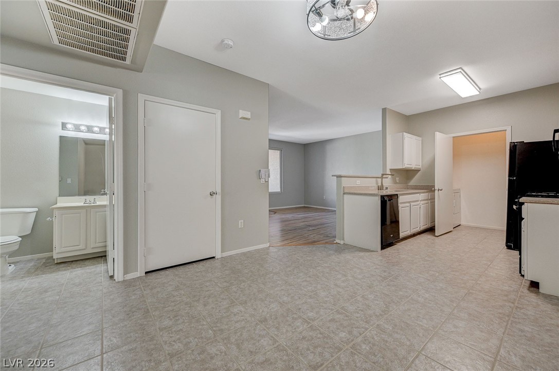 1401 N Michael Way 123