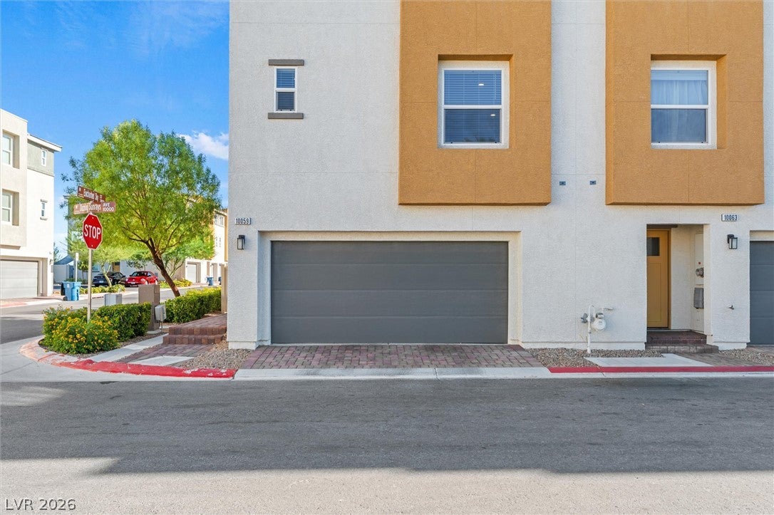 10059 Dazzling Sunrays Avenue