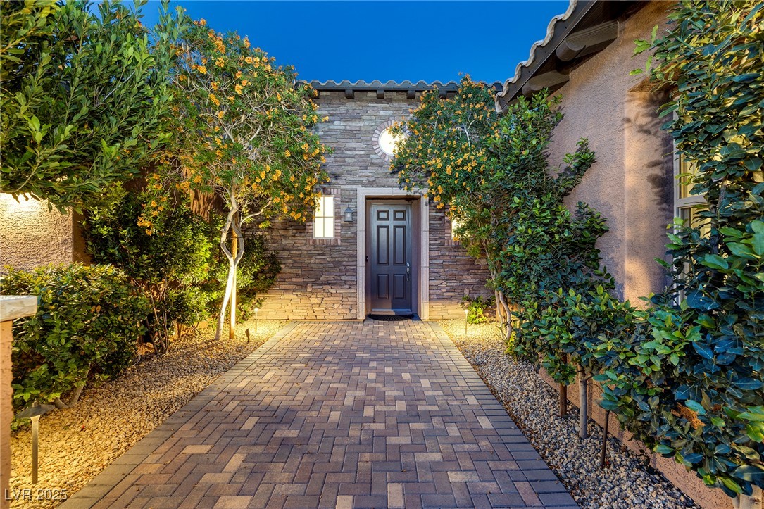8 Laricola Court, Henderson, Nevada image 4