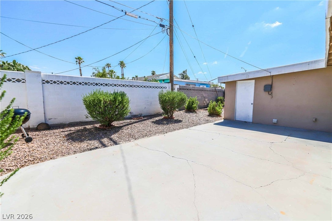 867 Lulu Avenue