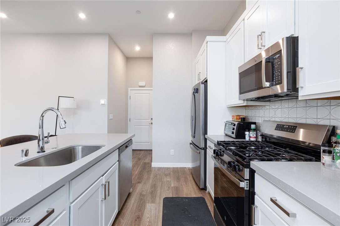 3355 Via Tizzoni Street