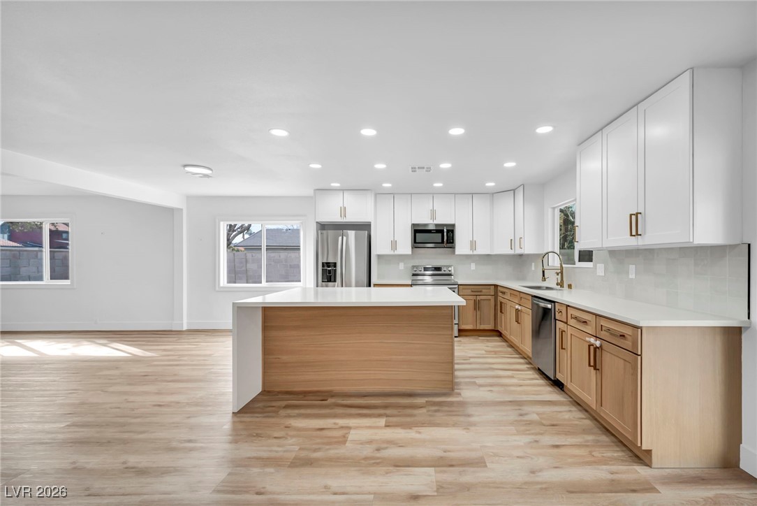 2500 W Oakey Boulevard