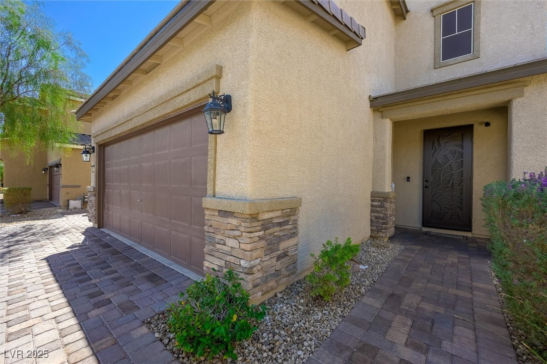 5637 Vermillion Ridge Street