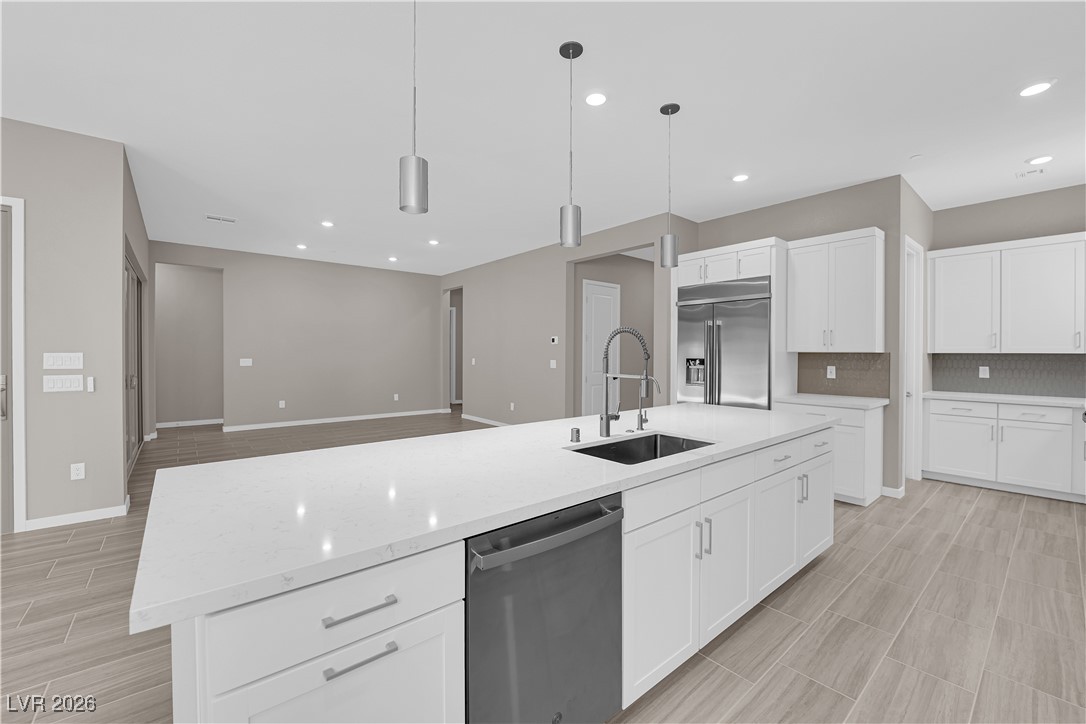 Properties 4 199 Bella Noche Street