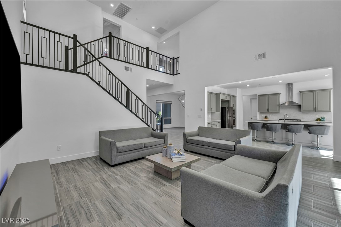 Properties 1 195 Cactus Sunrise Street