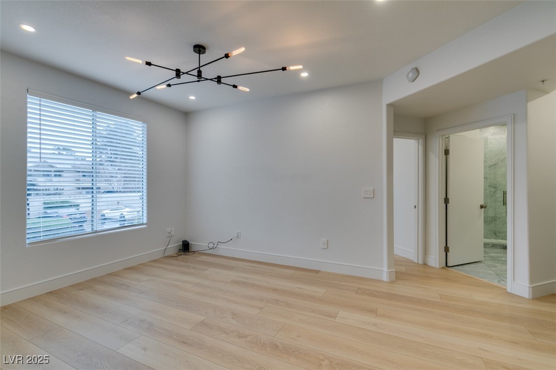 Las Vegas, Nevada 89103, United States, 2 Bedrooms Bedrooms, ,2 BathroomsBathrooms,Residential,Active,212163