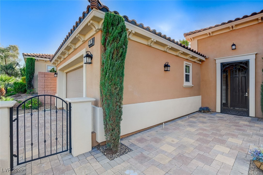 19 Contrada Fiore Drive