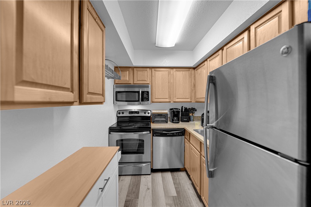 100 S Crestline Drive 3