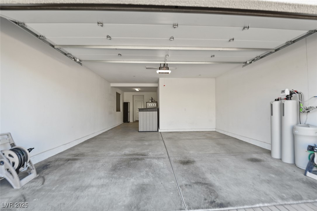 Henderson, Nevada 89044, United States, 4 Bedrooms Bedrooms, ,4 BathroomsBathrooms,Residential,Active,232453