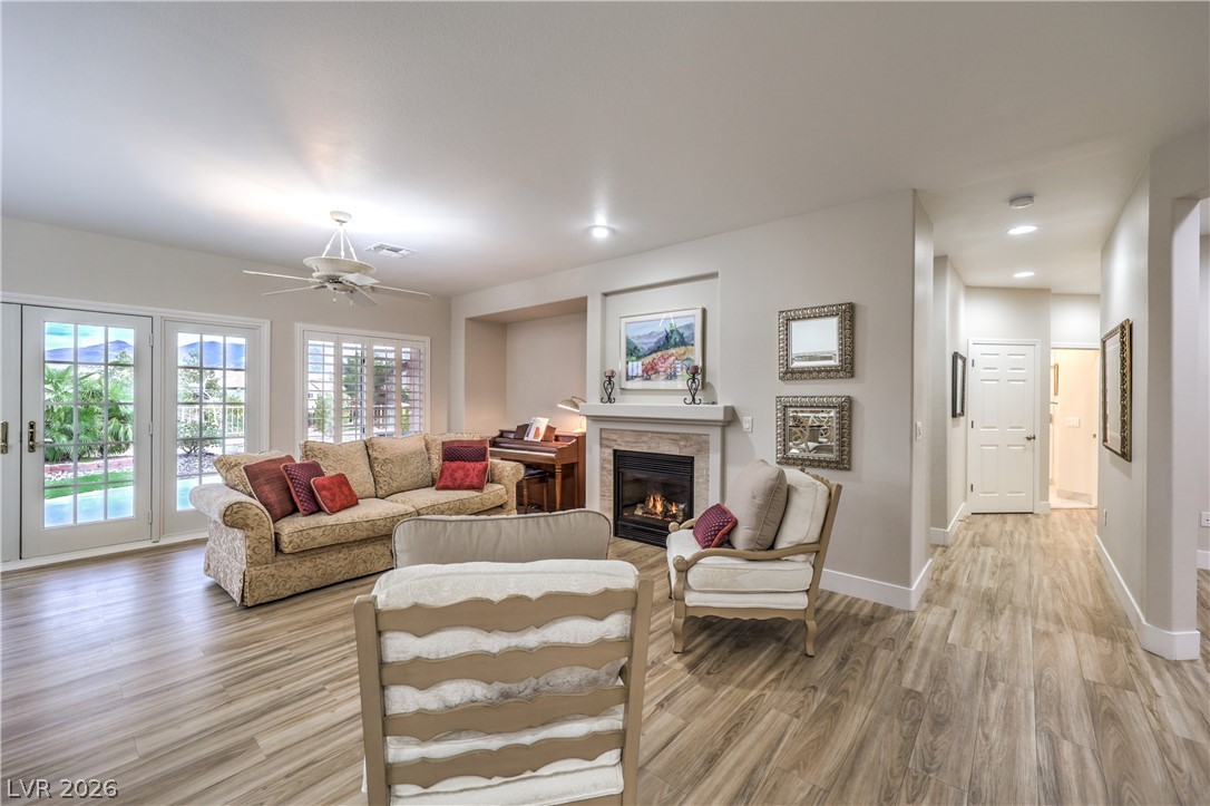 2072 Crown View Street