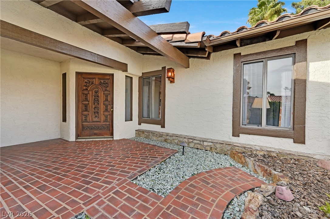 3020 Calle De Laredo