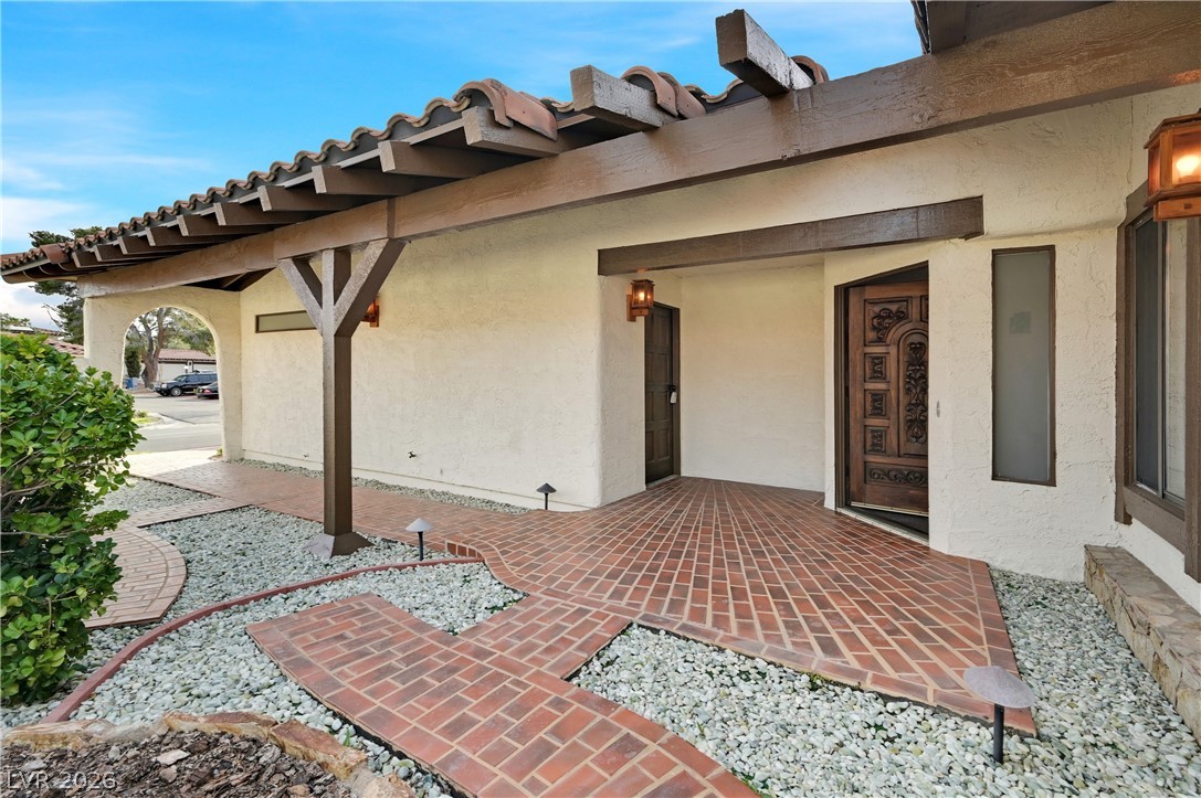 3020 Calle De Laredo