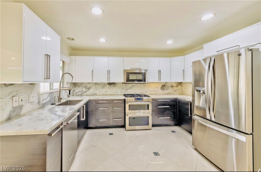 9845 Via Delores Avenue