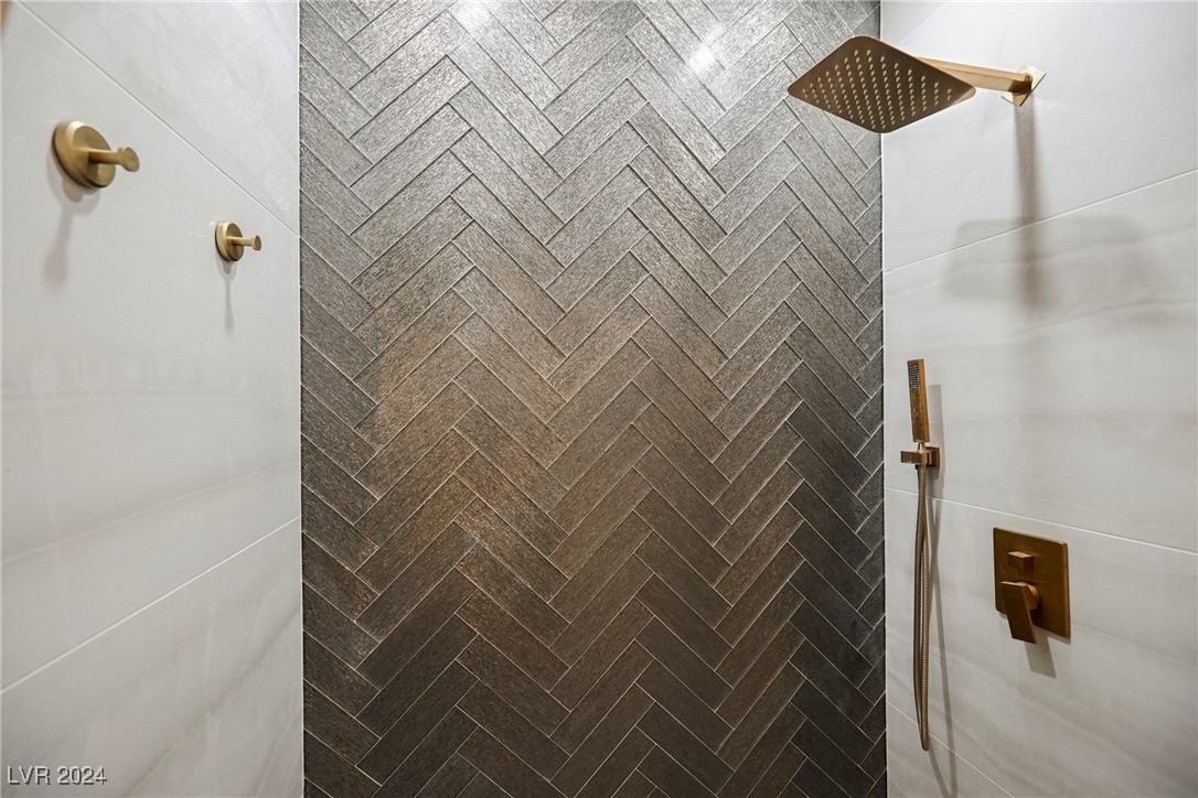 Las Vegas, Nevada 89129, United States, 6 Bedrooms Bedrooms, ,3 BathroomsBathrooms,Residential,Active,41391