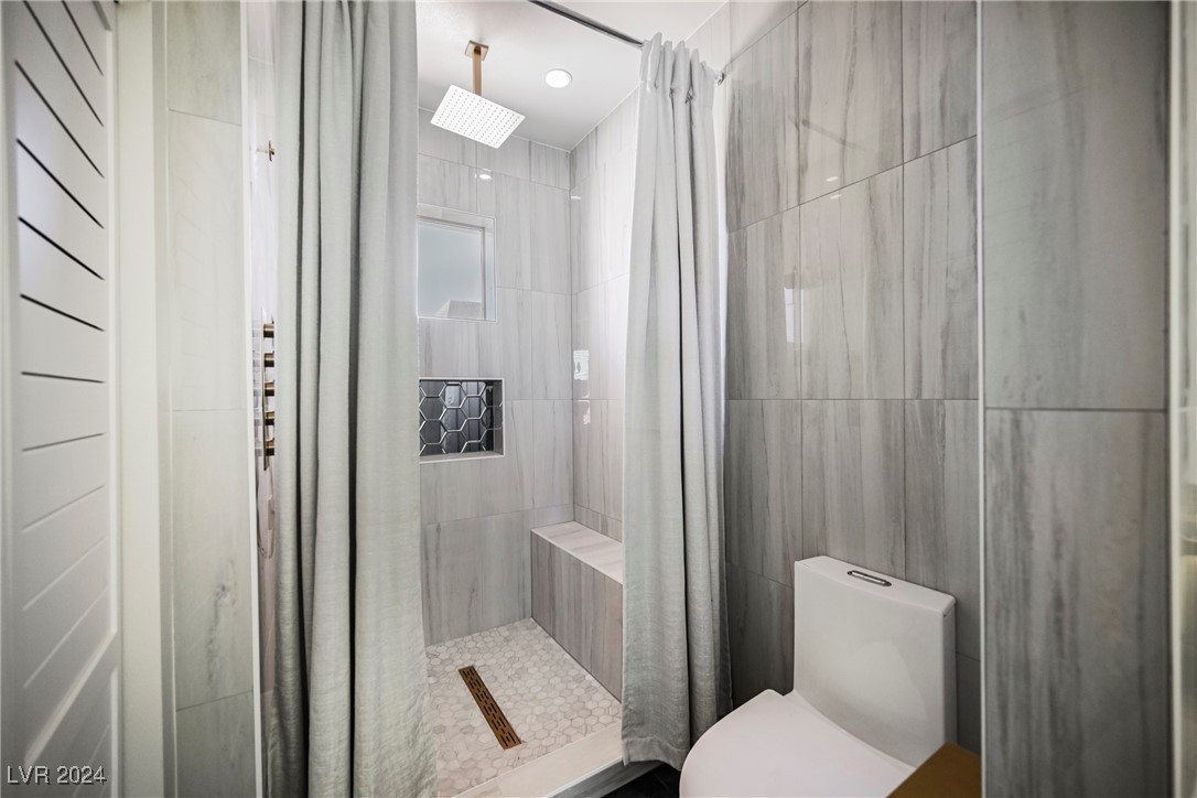 Las Vegas, Nevada 89129, United States, 6 Bedrooms Bedrooms, ,3 BathroomsBathrooms,Residential,Active,41391