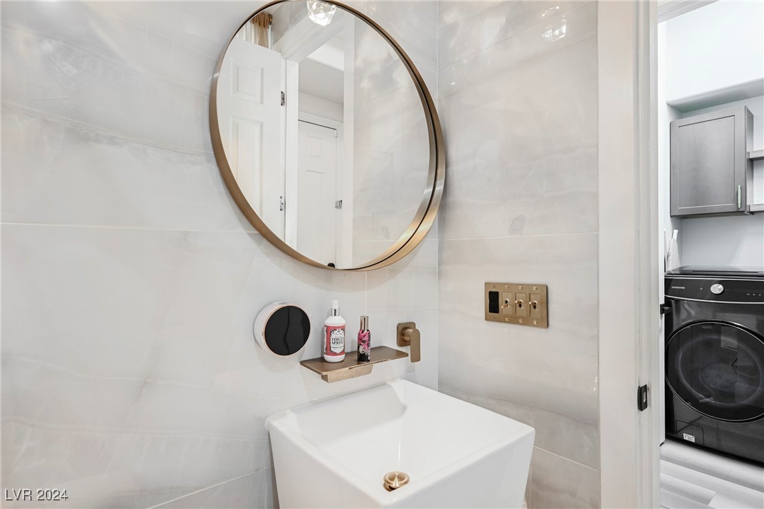 Las Vegas, Nevada 89129, United States, 6 Bedrooms Bedrooms, ,3 BathroomsBathrooms,Residential,Active,41391