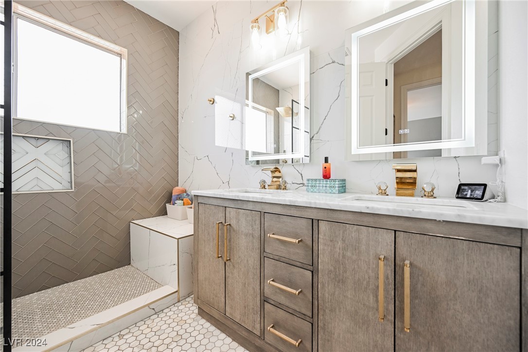 Las Vegas, Nevada 89129, United States, 6 Bedrooms Bedrooms, ,3 BathroomsBathrooms,Residential,Active,41391