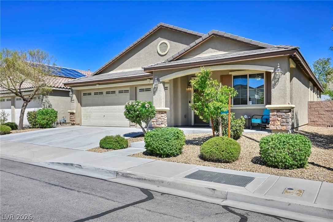 348 Summit Shadow Street