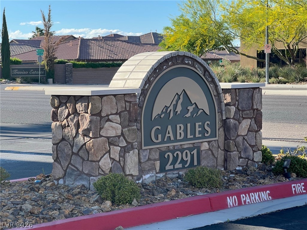 2291 W Horizon Ridge Parkway 4222