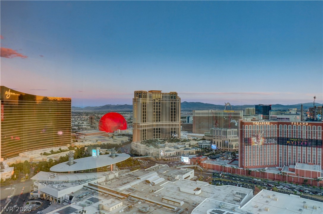 2000 N Fashion Show Drive 5002