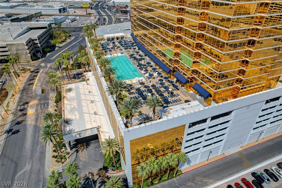 2000 N Fashion Show Drive 5002