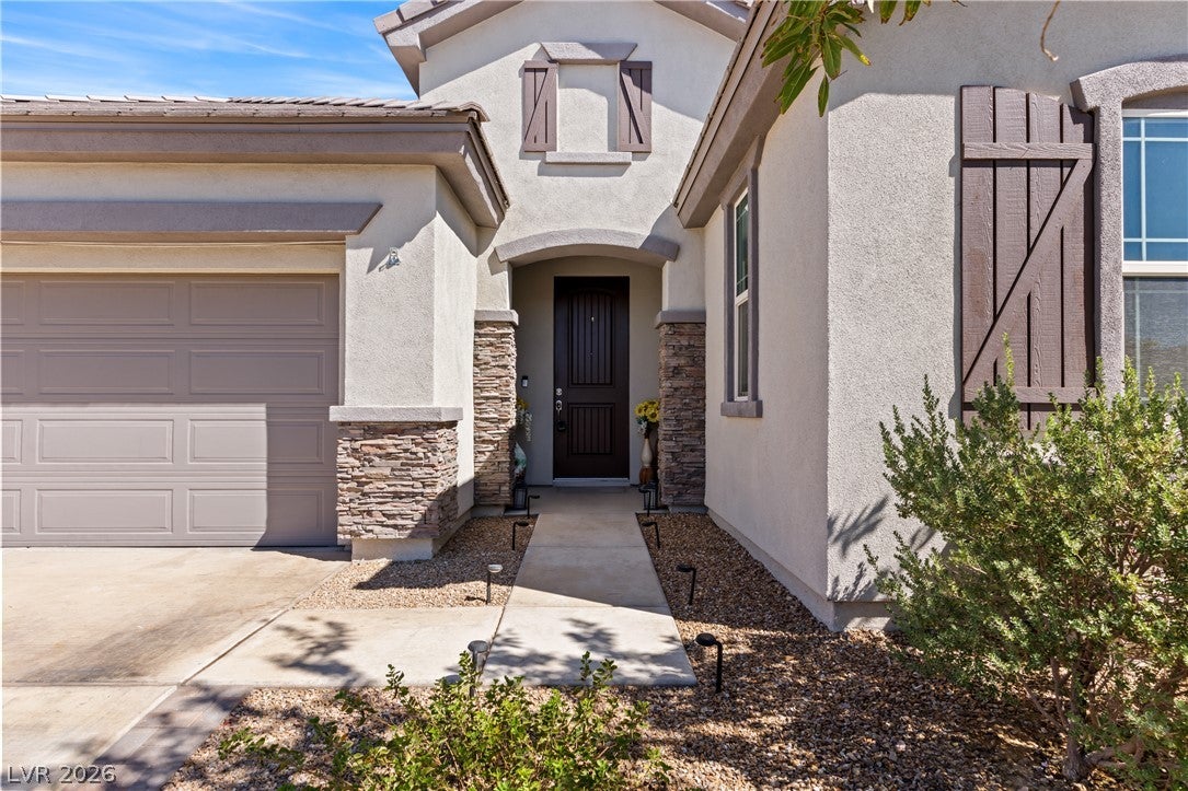467 Cliffrose Avenue