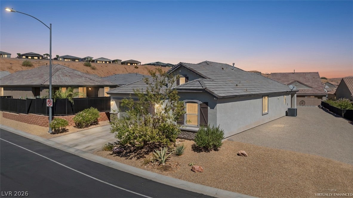 467 Cliffrose Avenue
