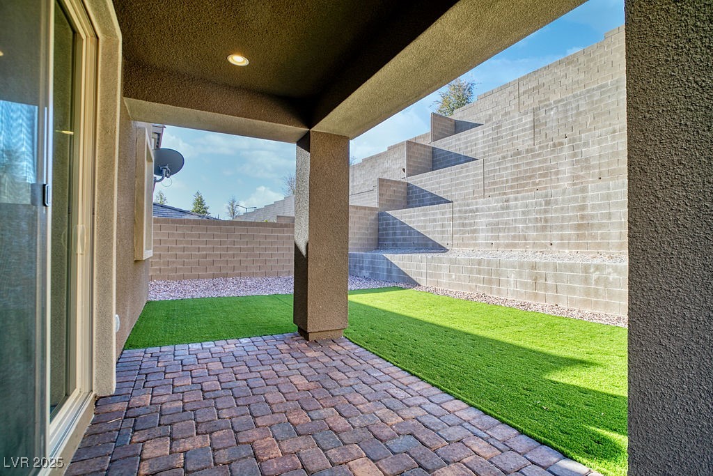 Las Vegas, Nevada 89138, United States, 3 Bedrooms Bedrooms, ,3 BathroomsBathrooms,Residential,Active,208328