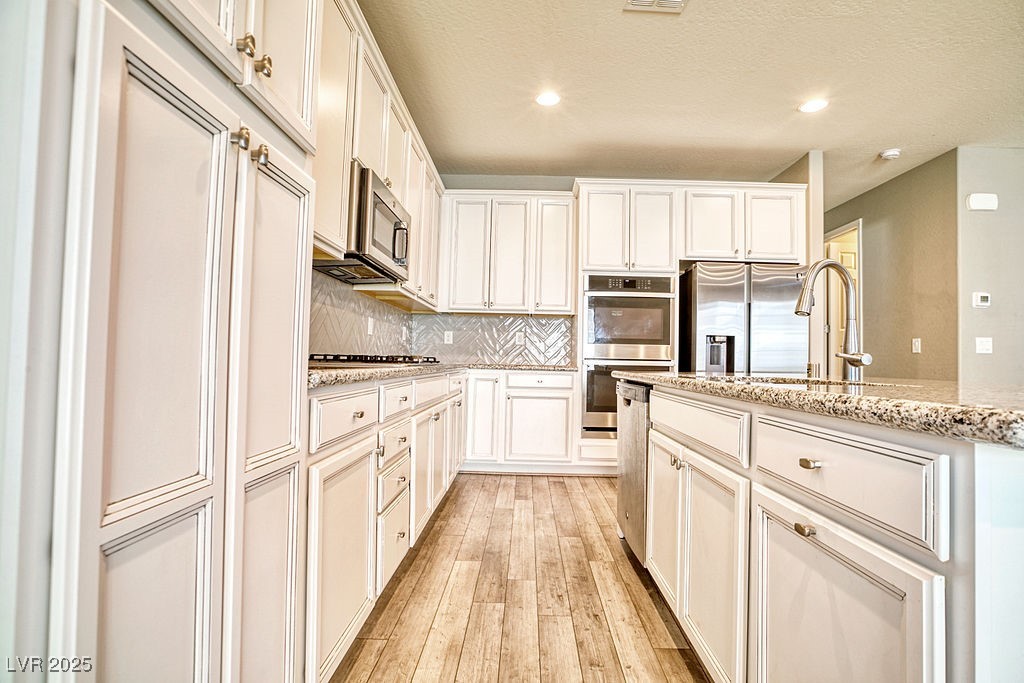 Las Vegas, Nevada 89138, United States, 3 Bedrooms Bedrooms, ,3 BathroomsBathrooms,Residential,Active,208328