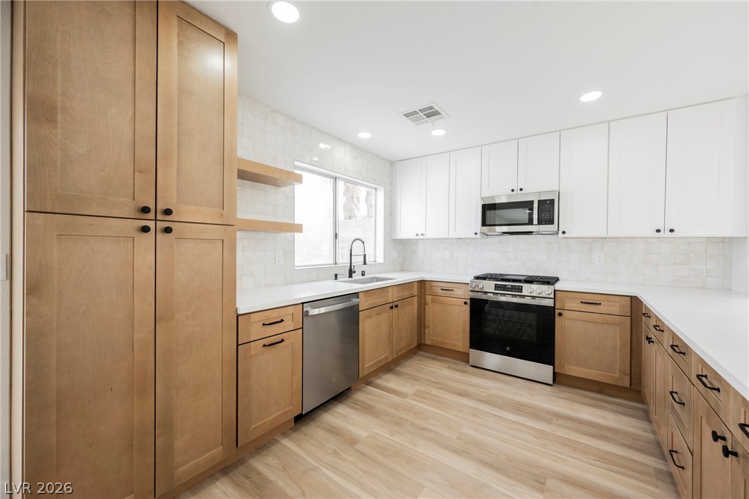 9516 Fox Forest Avenue