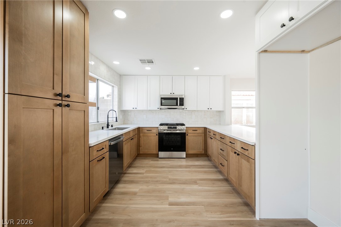 9516 Fox Forest Avenue