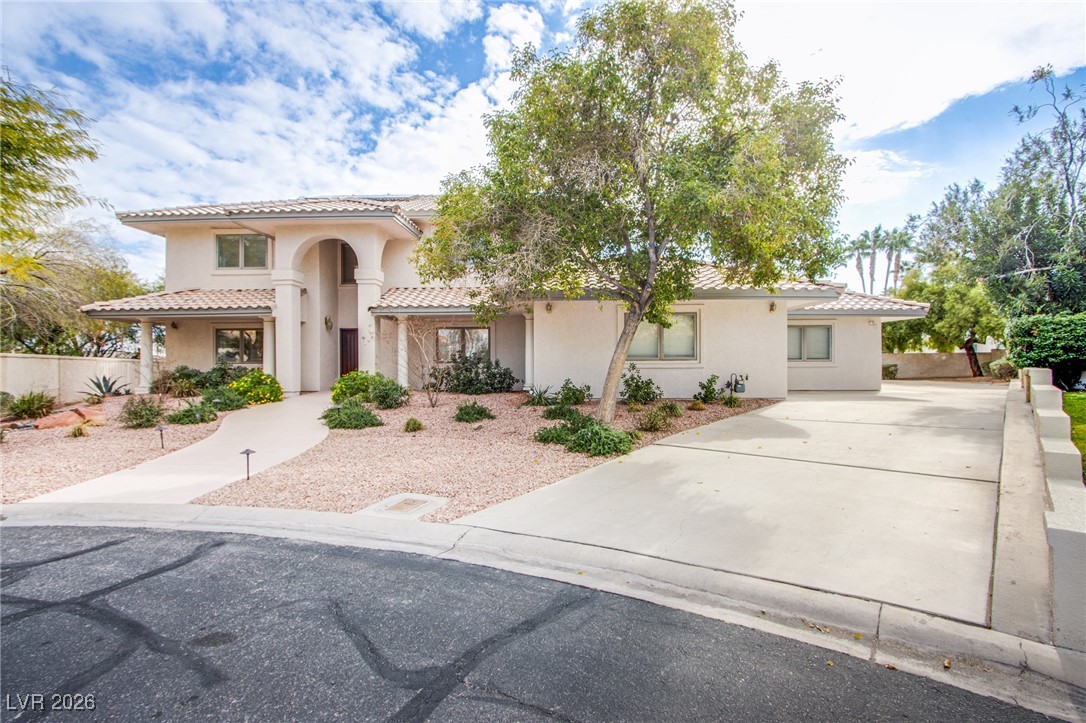 1940 Fox Canyon Circle