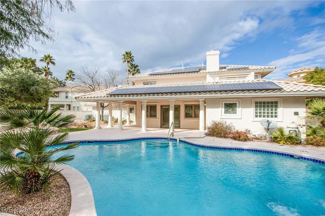 1940 Fox Canyon Circle