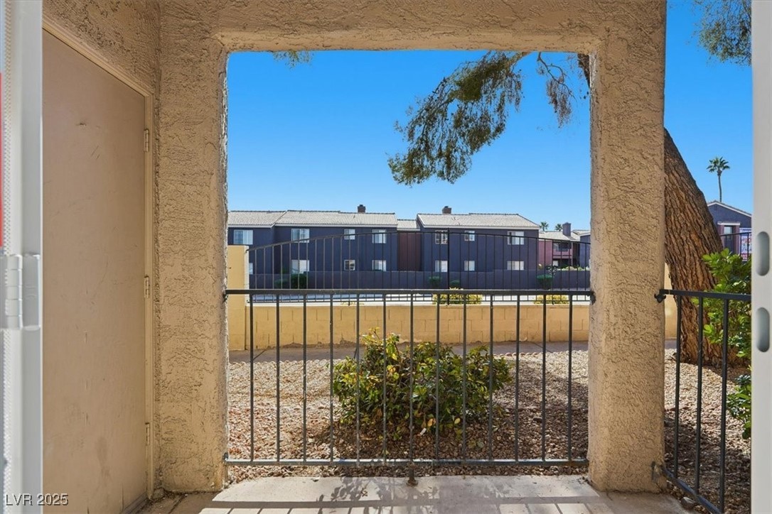 5576 W Rochelle Avenue 6A