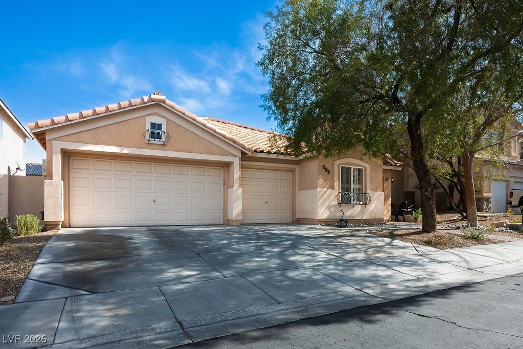 Photo of 283 New River Circle, Henderson, NV 89052 (MLS # 2748450)